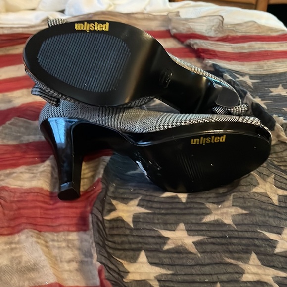 Unlisted shoes - Picture 9 of 9